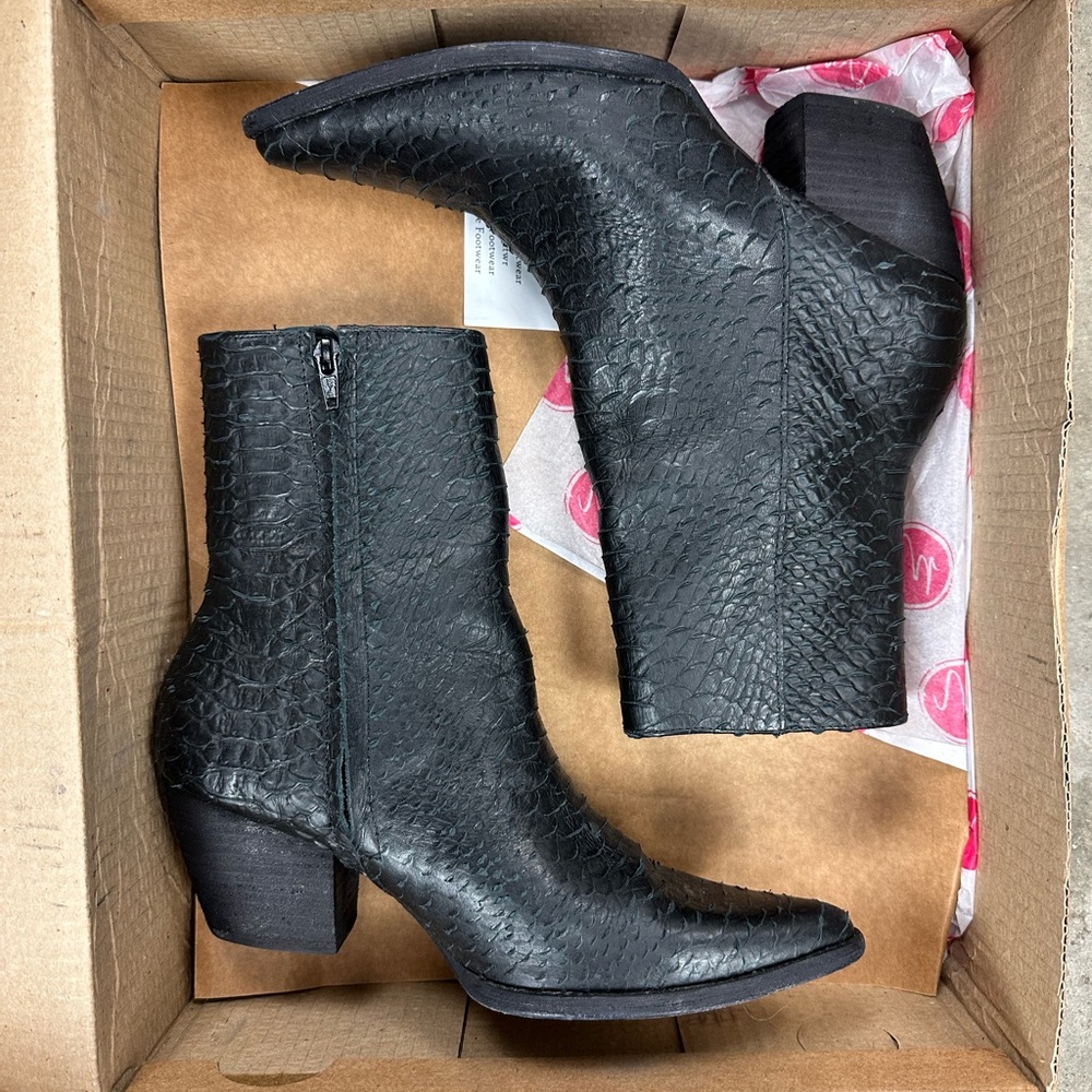 Women’s Python imitation cowboy zip ankle boots - image 8